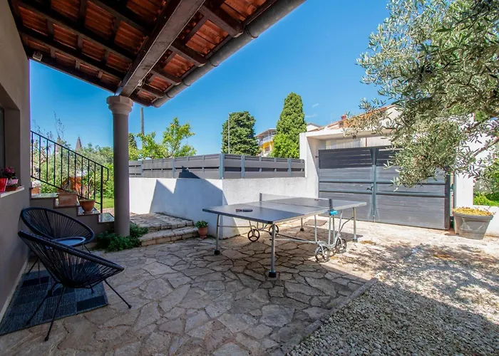 Villa Above In Medulin,istria - By Istrabook *