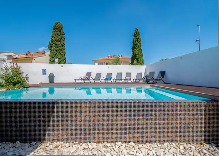 Above In Medulin,istria - By Istrabook Villa *